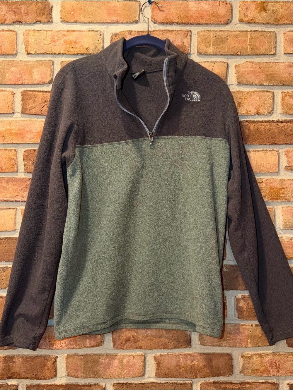 The North Face Boys’ Fleece 1/4 Zip Pullover – Size XL